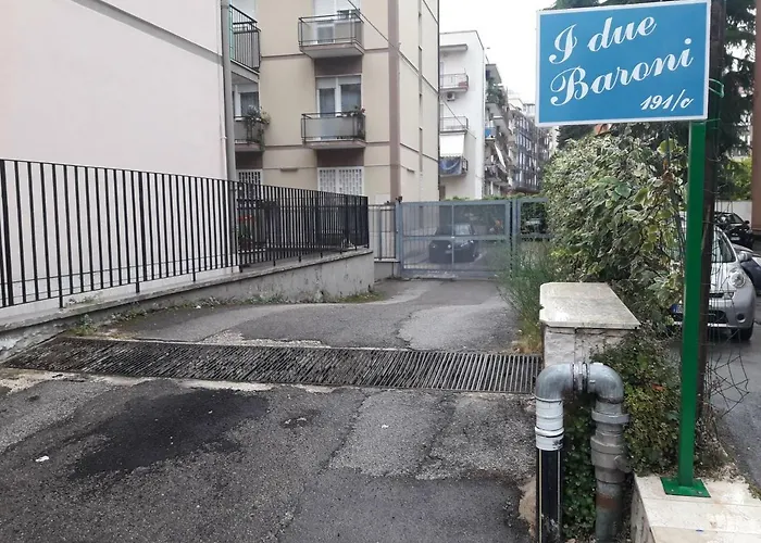 I Due Baroni - Fronte Campus 3*